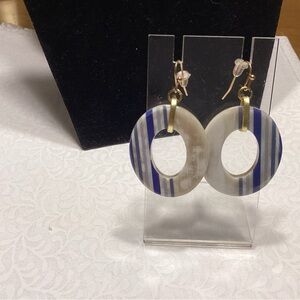 Oval Crème and Blue Acrylic Goldtone Wire Earrings